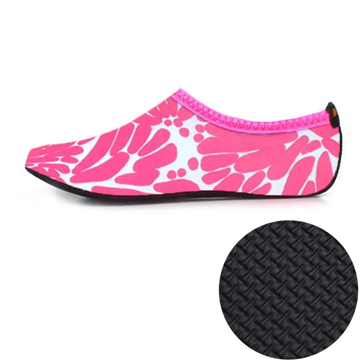 3mm Non-slip Rubber Embossing Texture Sole Figured Diving Shoes and Socks, One Pair, Size:M (Pink)