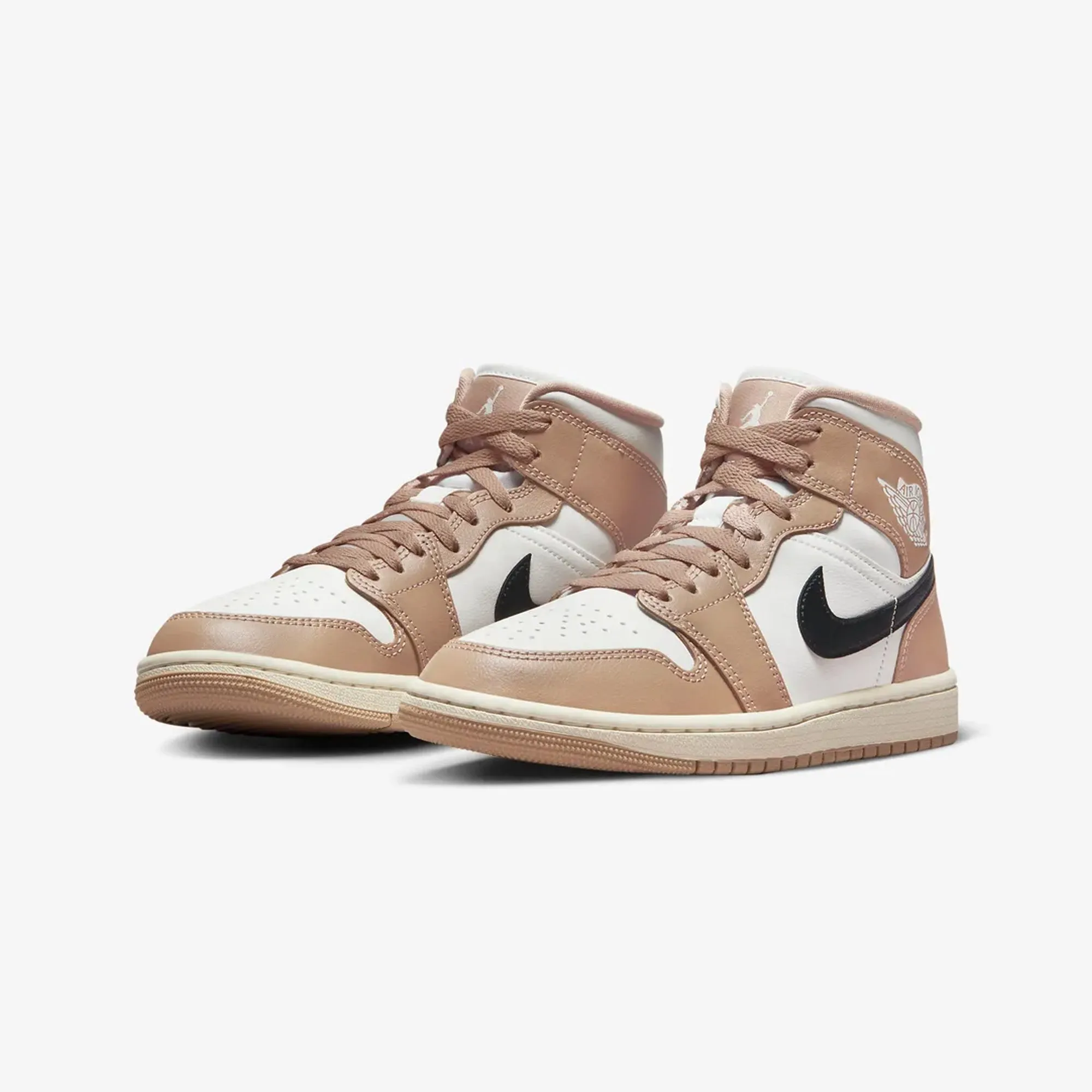 Jordan | WMN'S AIR JORDAN 1  { SAIL/BLACK-DESERT