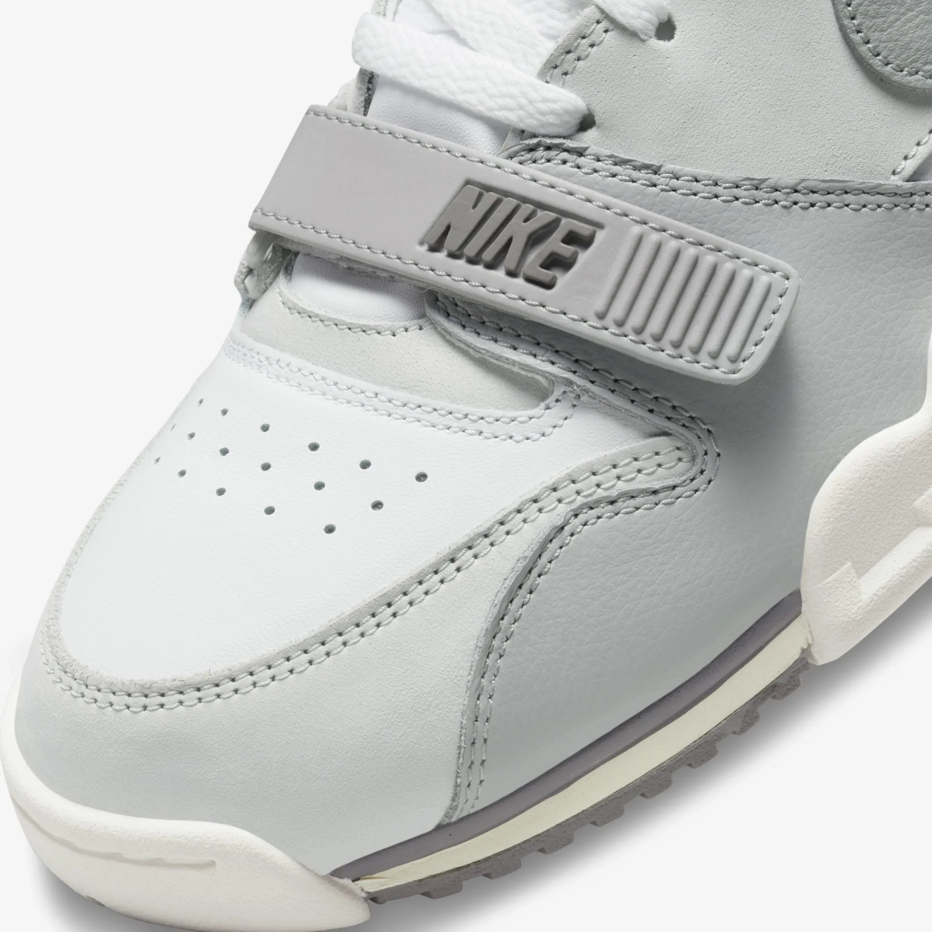 Nike | AIR TRAINER 1  { PHOTON DUST/LIGHT SMOKE