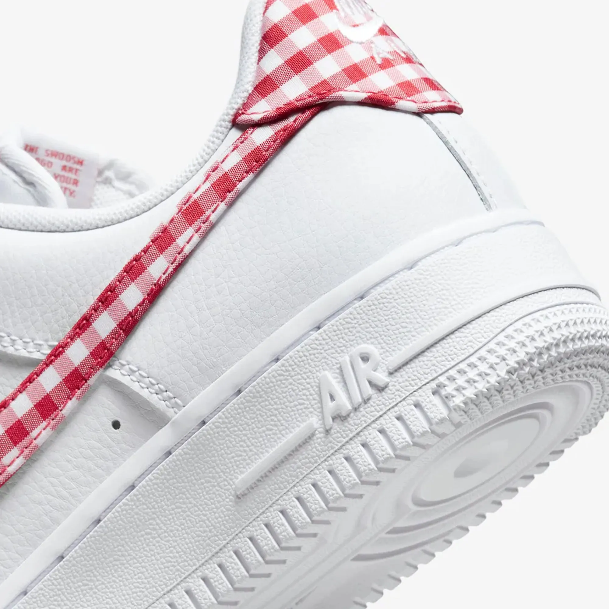 Nike | WMN'S AIR FORCE 1 '07 { WHITE/MYSTIC RED