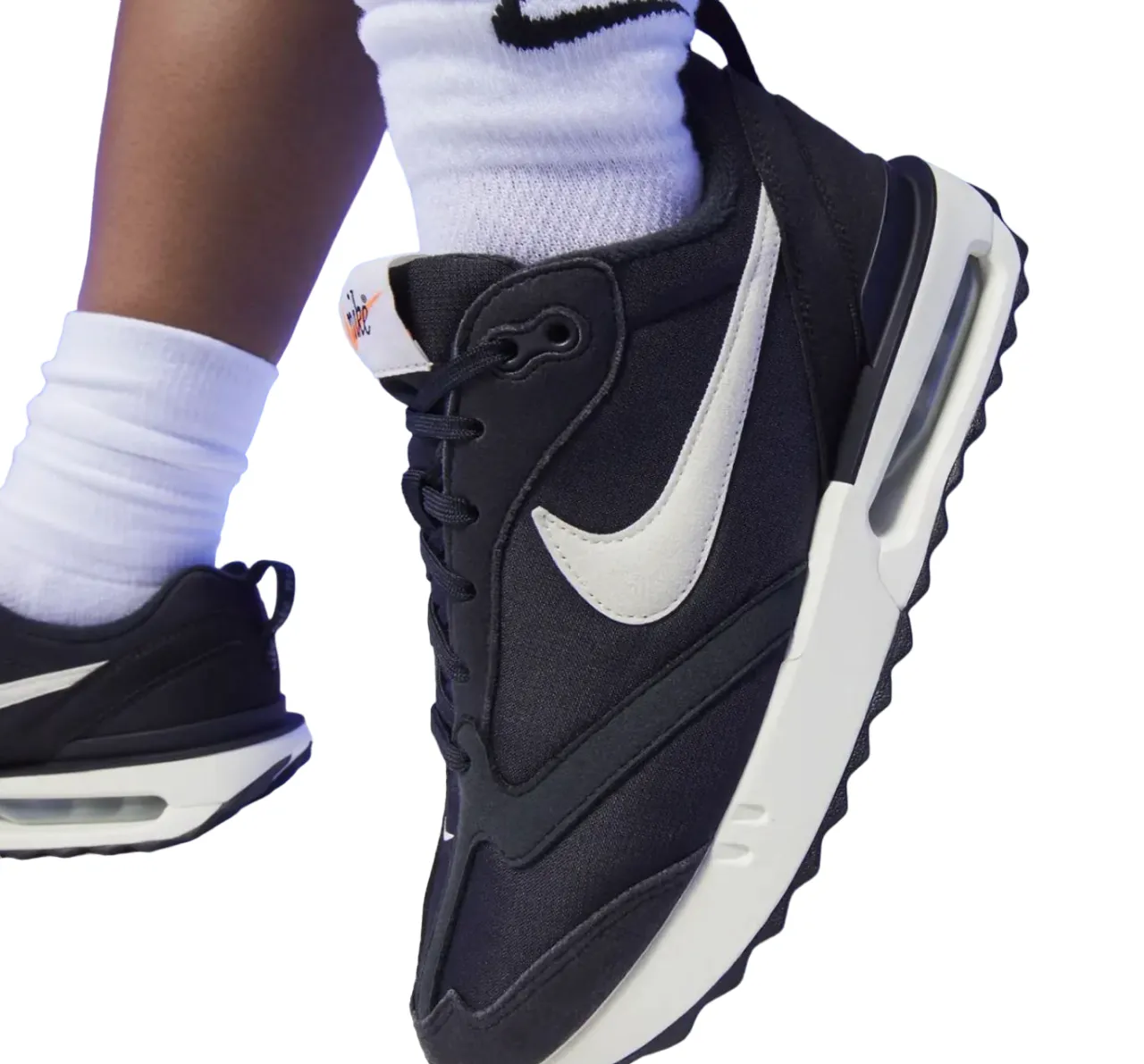 Nike Womens Air Max Dawn Black/ Summit White Athletic Shoes