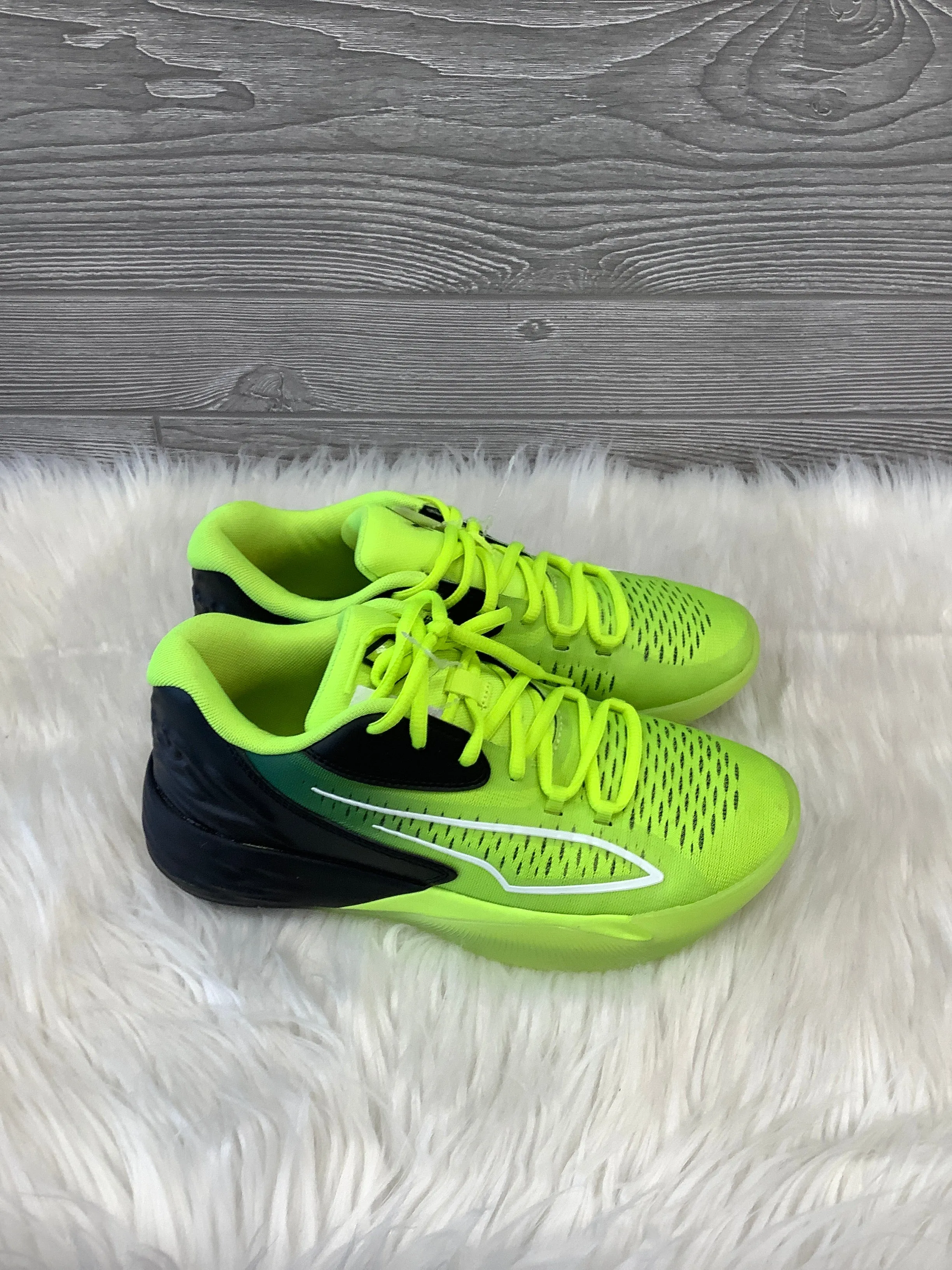 Shoes Athletic By Puma In Green, Size: 7.5