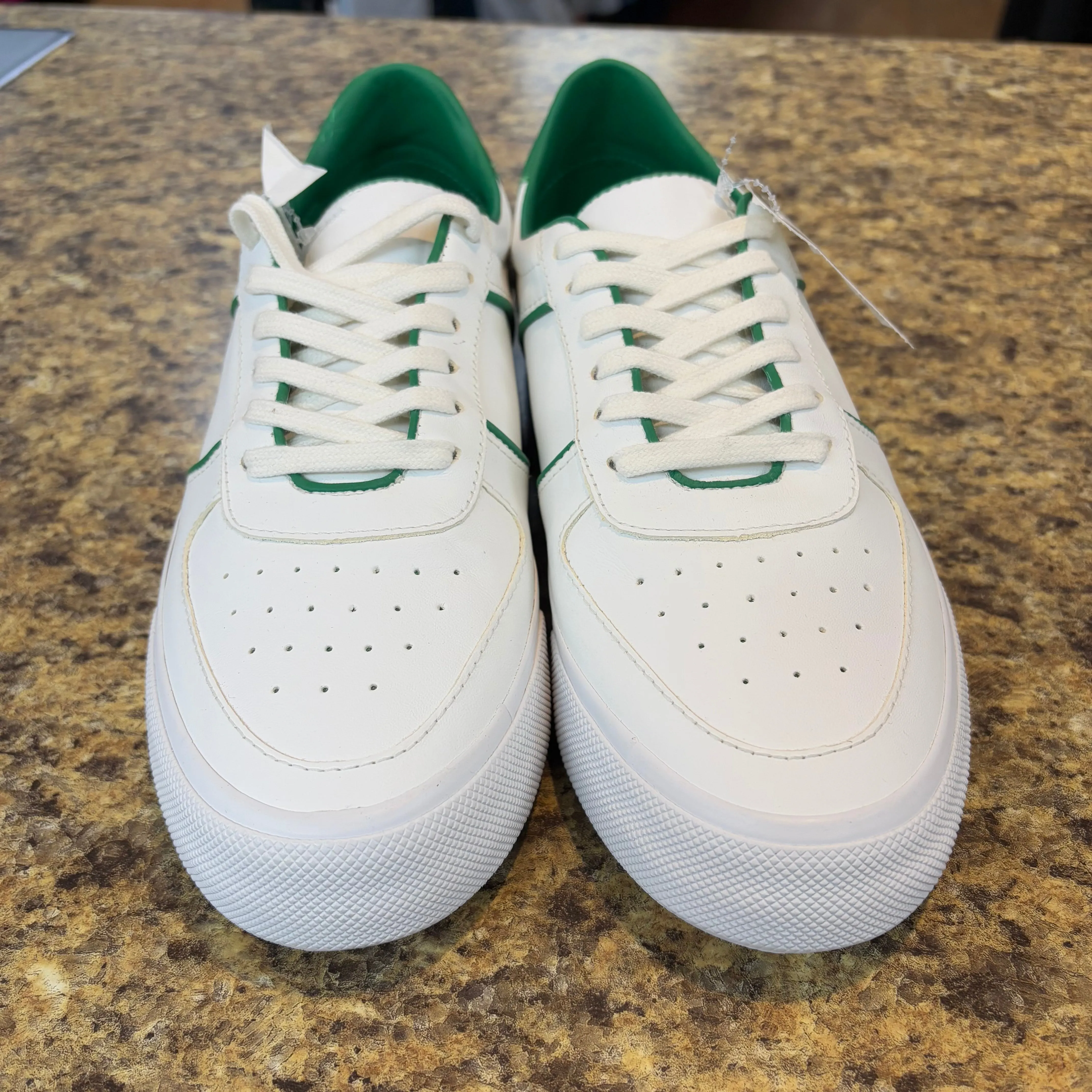 Shoes Athletic By Reformation In Green & White, Size: 11